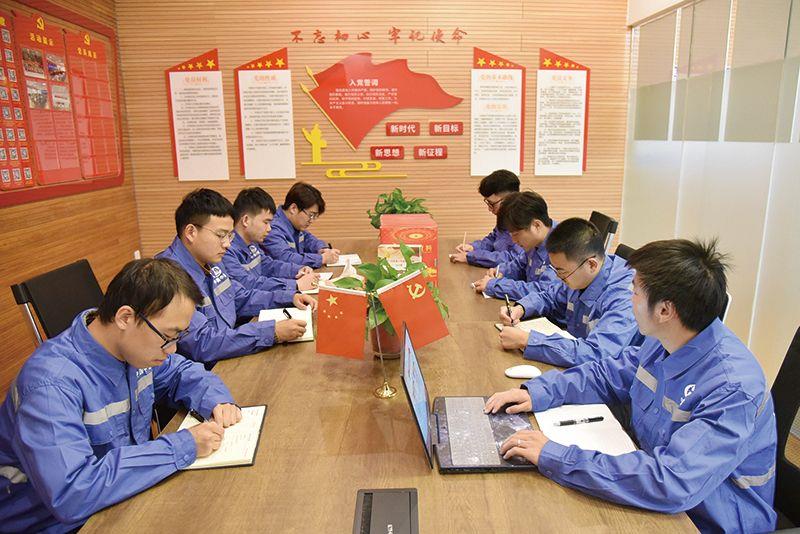 远景目标催人奋进 凝心聚力坚韧前行——w66给利老牌基层单位学习宣贯党的十九届五中全会精神掠影
